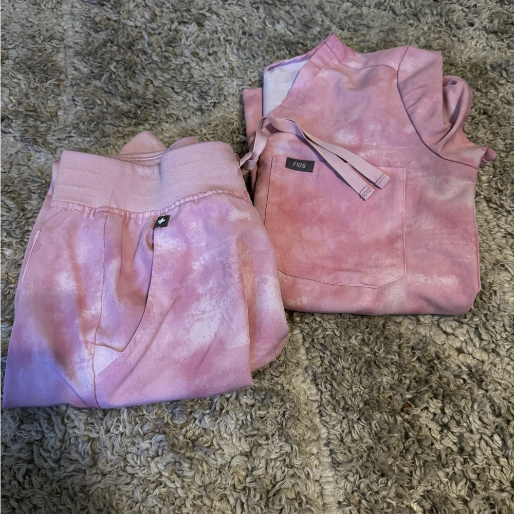 Marble Rose Figs Scrub set Zamora Jogger bottom & Catarina Scrub Top